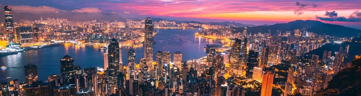 Atemberaubende Skyline von Hongkong bei Nacht