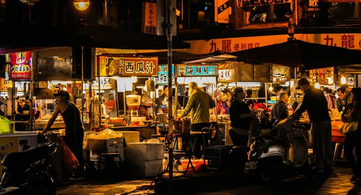 Endecke die kulinarische Kultur auf dem Nachtmark in Ningxia