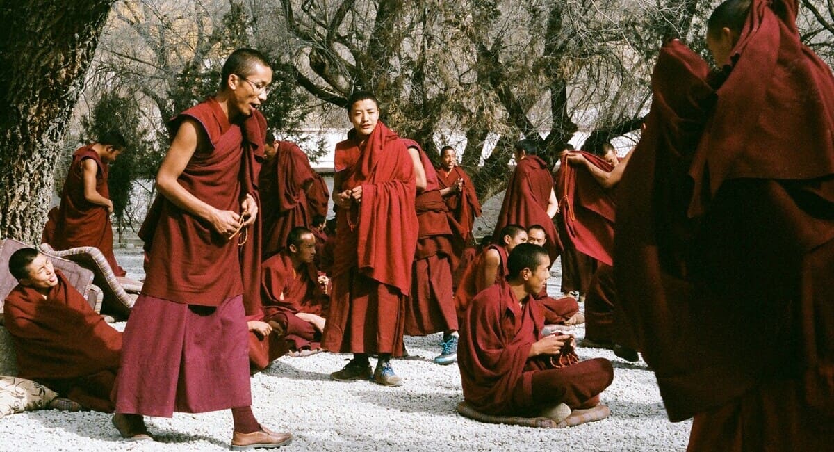 Lhasas Kultur mit seinen Mönchen sucht ihresgleichen